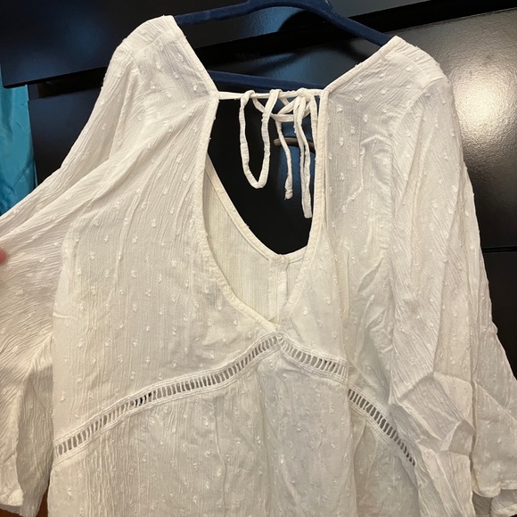 White Cropped Flowy Top - Picture 2 of 2